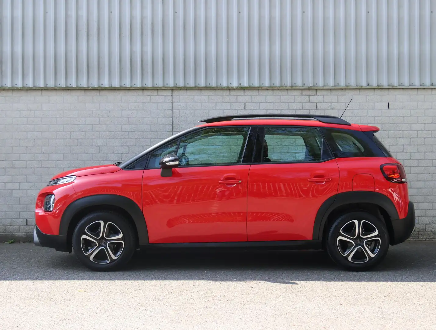 Citroen C3 Aircross 1.2 82pk Feel | Navigatie | Apple en Android | Arm Rood - 2