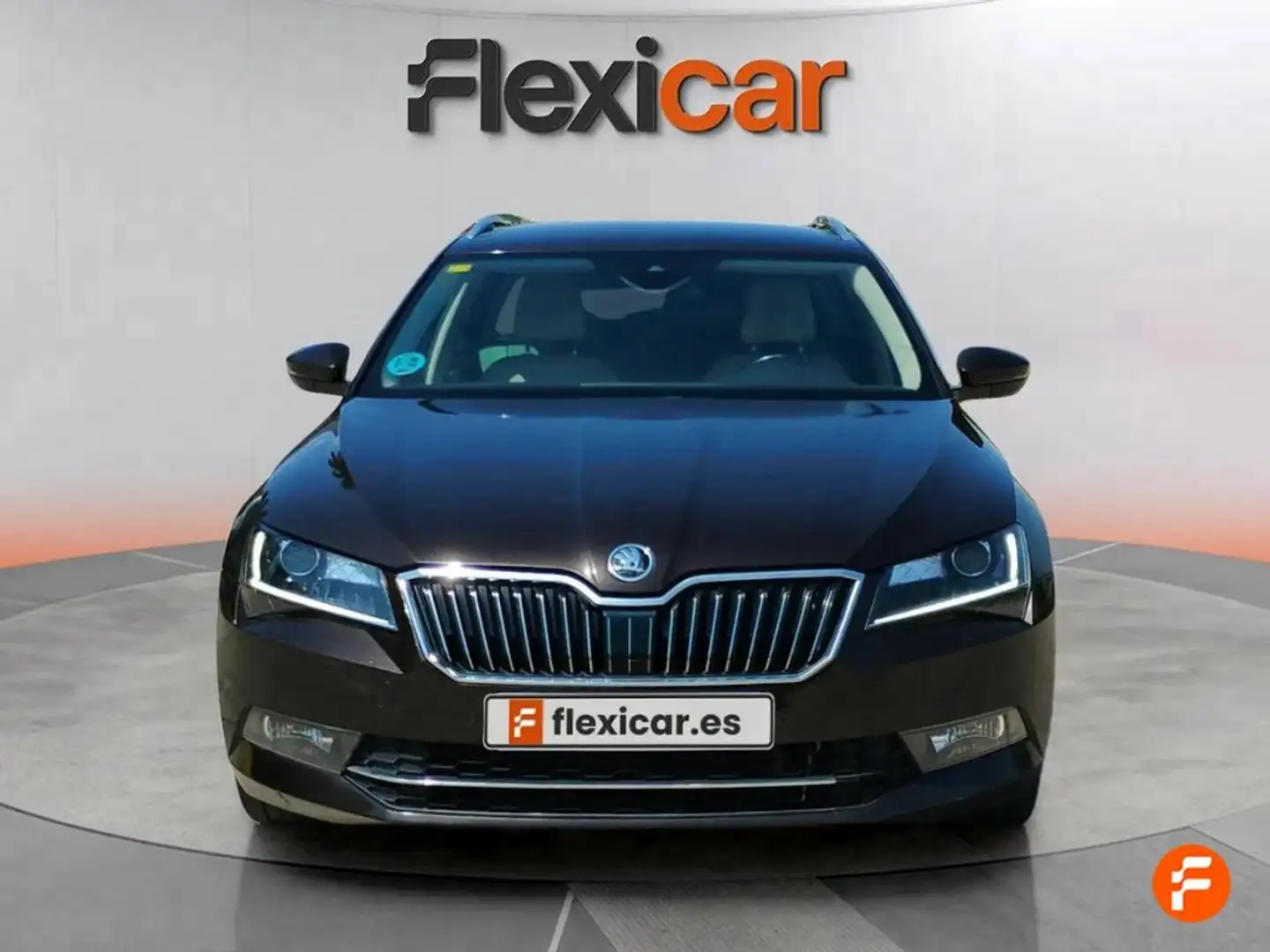 Skoda Superb Combi 2.0 TDI 110kw (150cv) DSG SportLin Marrón - 2