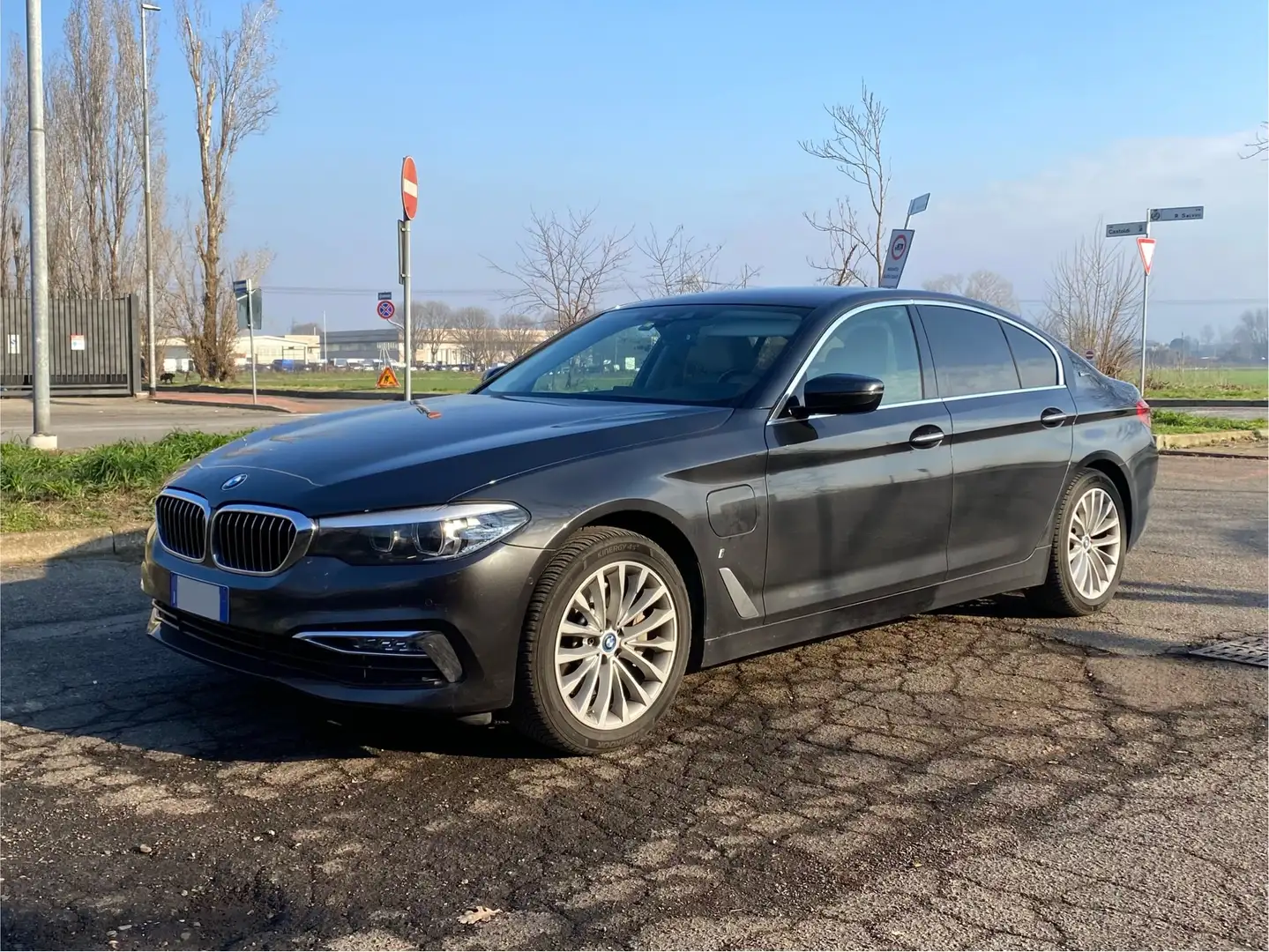 BMW 530 530e luxury 184cv*RETROCAMERA-INTERNI BIANCHI* Grigio - 1