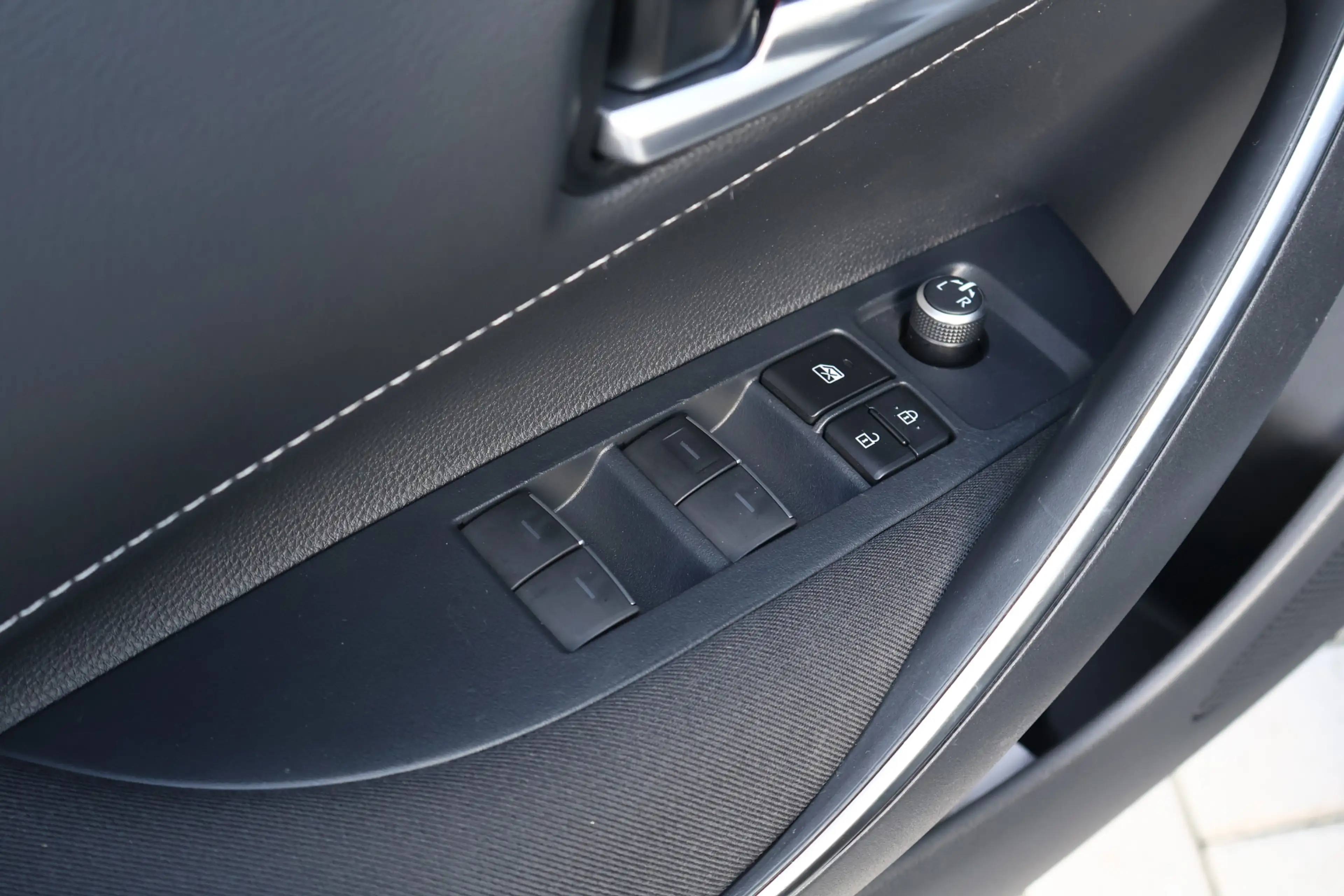 Toyota Corolla Touring Sports 1.8 Hybrid Business Automaat | 10 j — photo 28