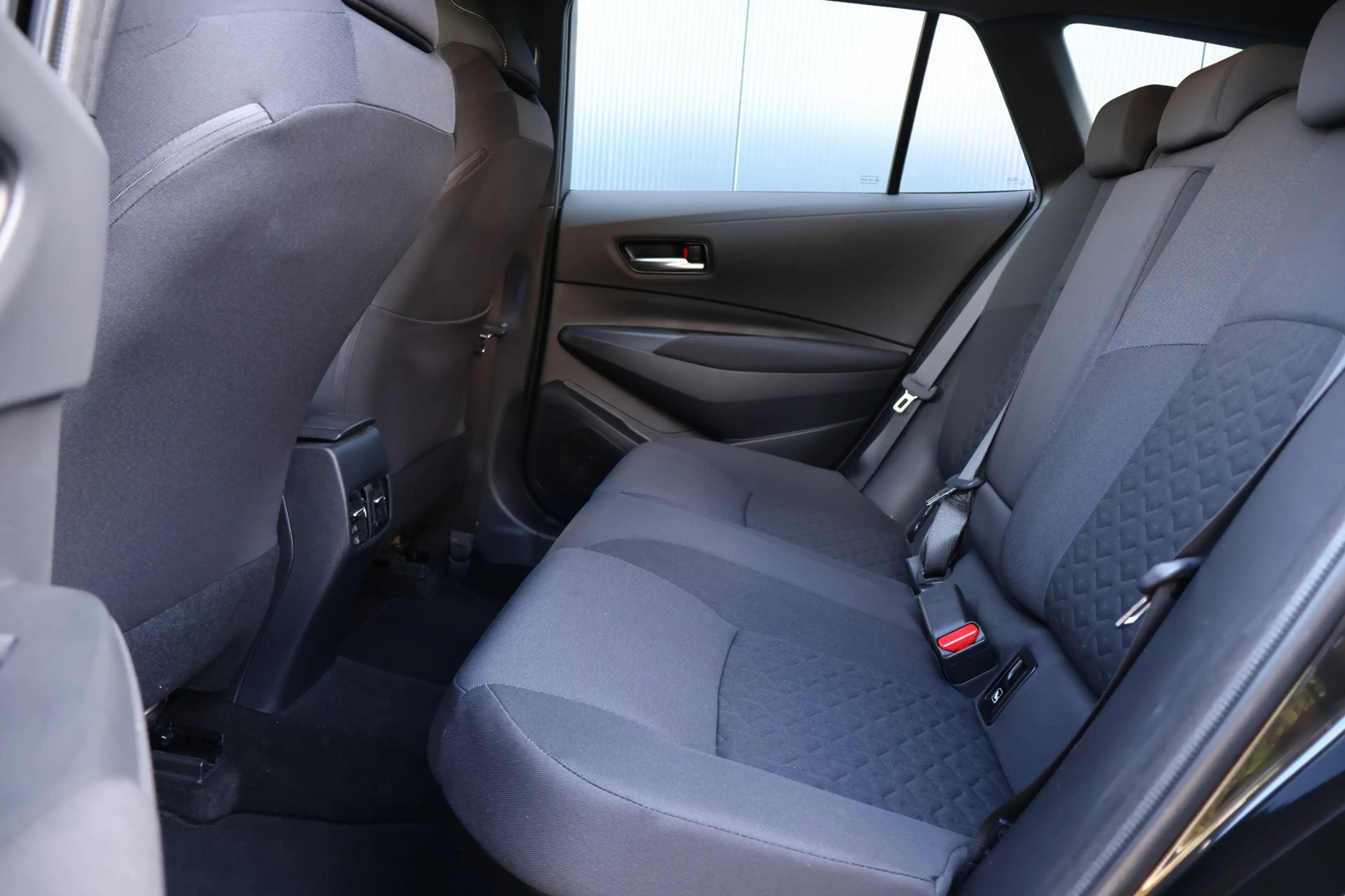 Toyota Corolla Touring Sports 1.8 Hybrid Business Automaat | 10 j — photo 6