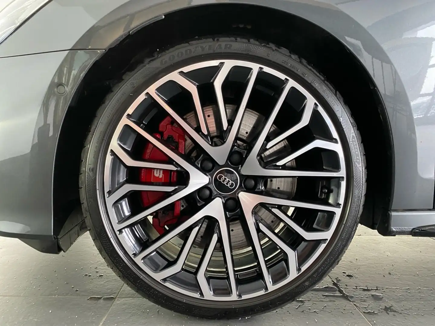 Audi S3 Limousine 2.0 TFSI quattro HUD+PANO+RFK+SONOS Grijs - 2