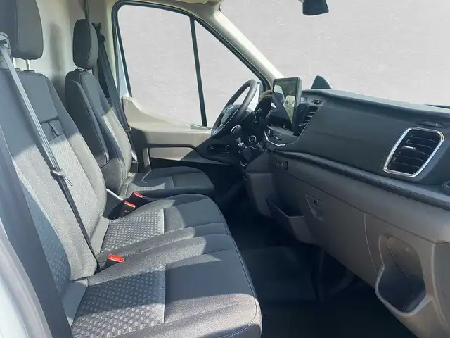 Ford Transit view 3