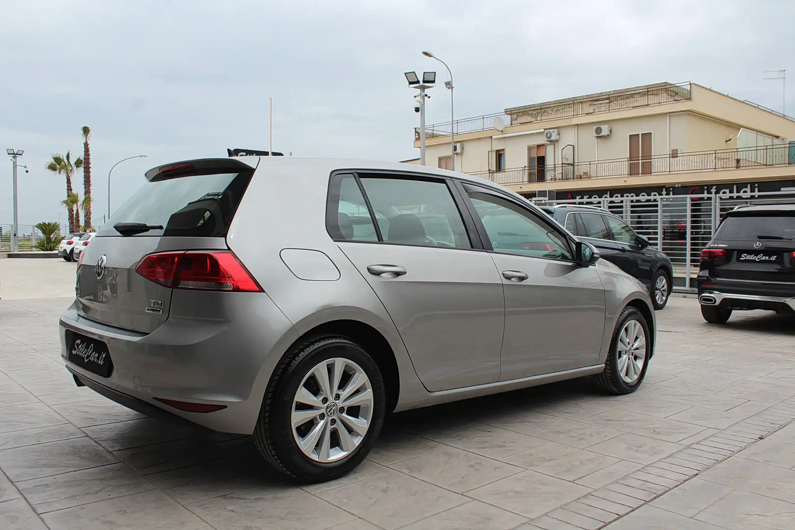 Volkswagen Golf 5p 1.6 tdi (btdi) Comfortline 110cv dsg Grigio - 2