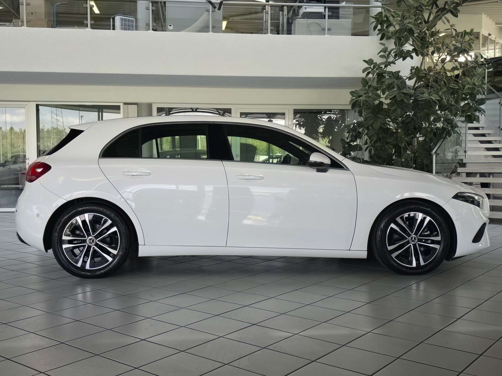 Mercedes-Benz A 180