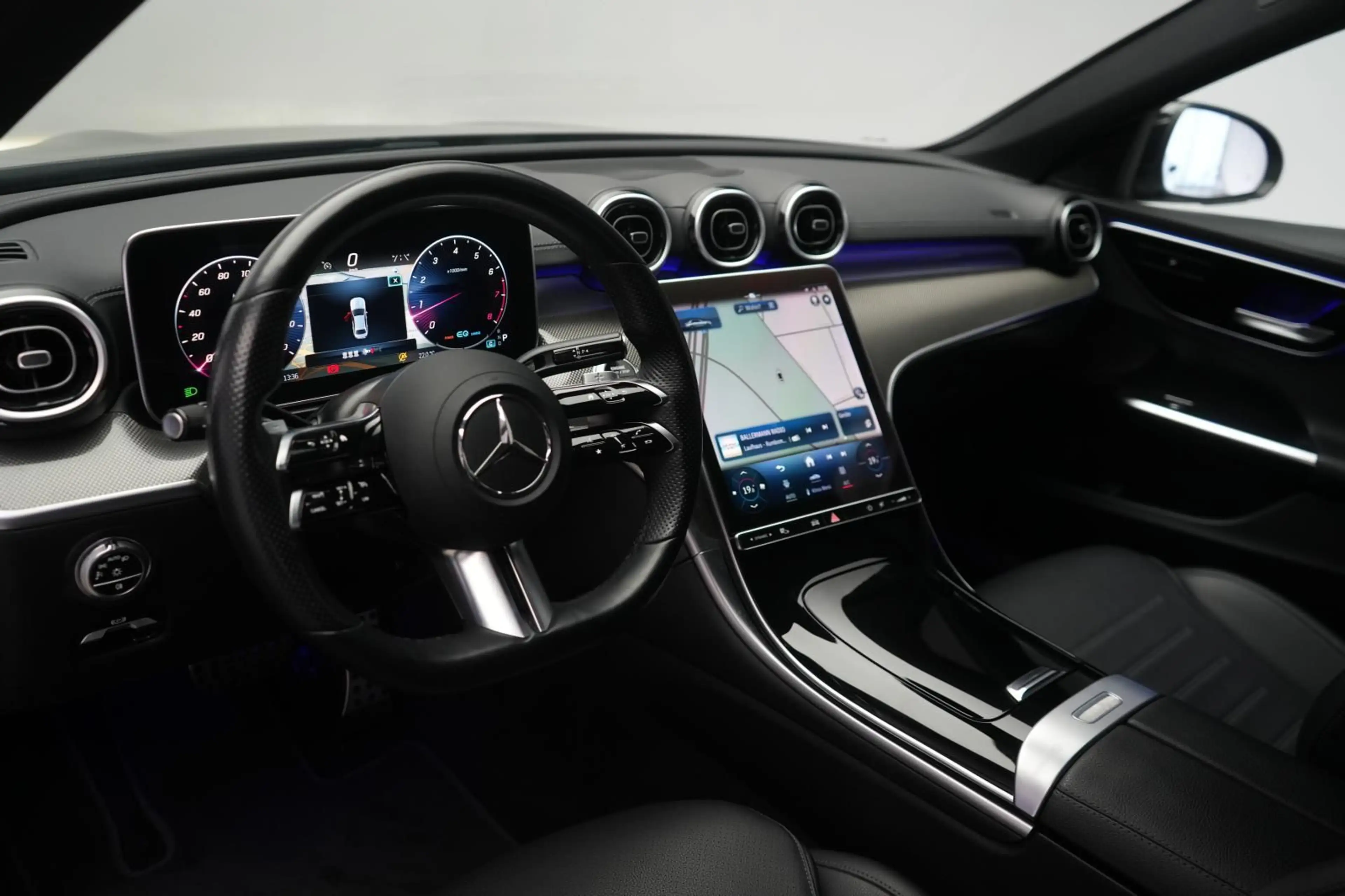 Mercedes-Benz C 300 9G-Tronic AMG Leder/Temp/Kamera/Lane/Side — photo 13