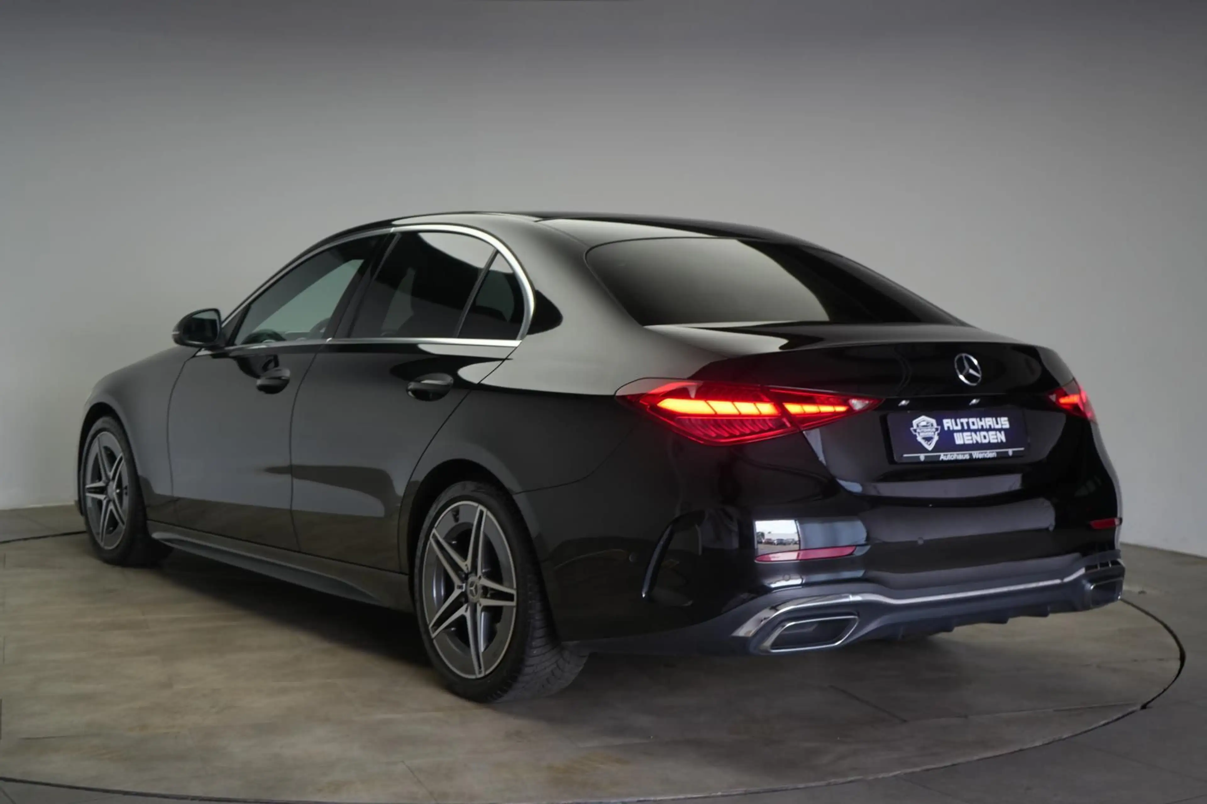 Mercedes-Benz C 300 9G-Tronic AMG Leder/Temp/Kamera/Lane/Side — photo 6