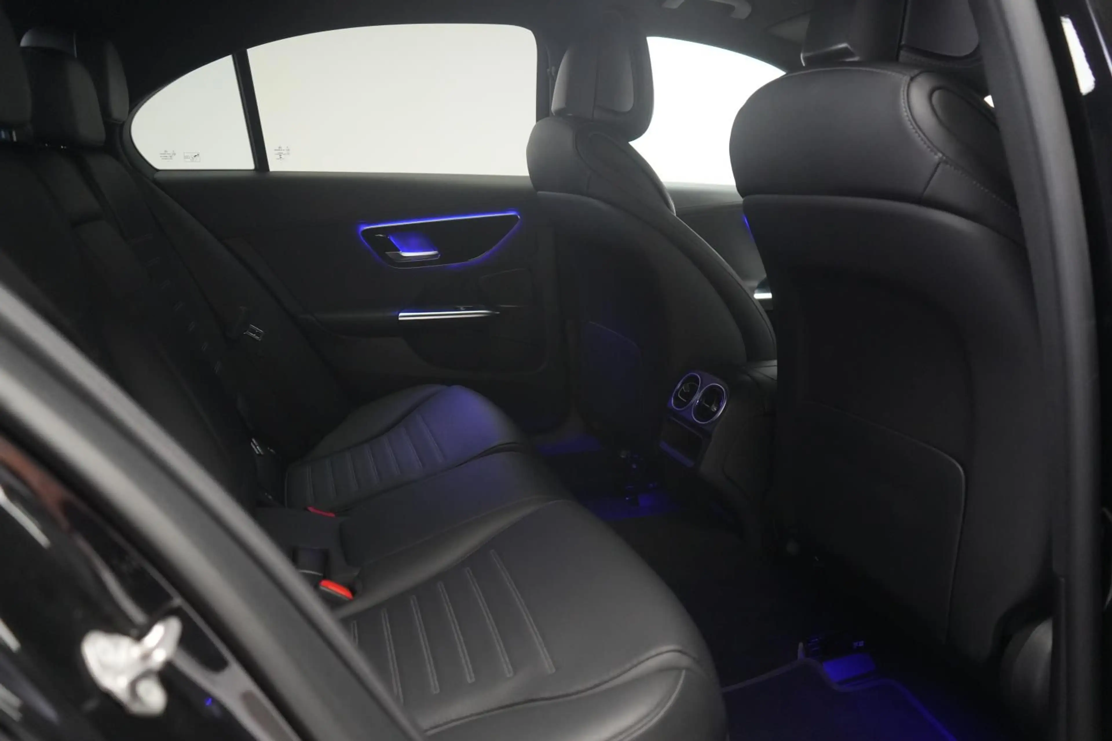 Mercedes-Benz C 300 9G-Tronic AMG Leder/Temp/Kamera/Lane/Side — photo 10