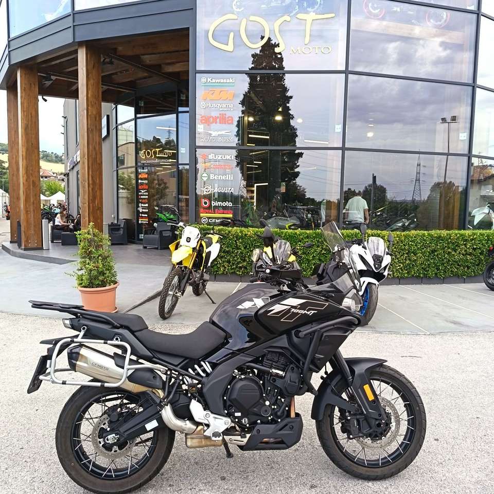 CFMOTO 700 MT