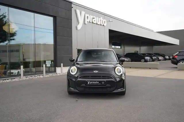 Mini Hatch view 3