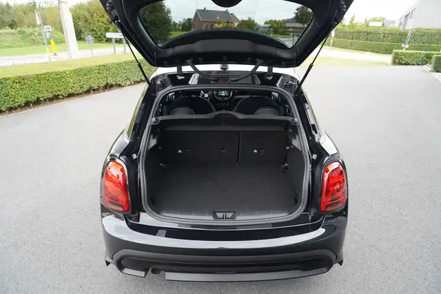 Mini Hatch view 11