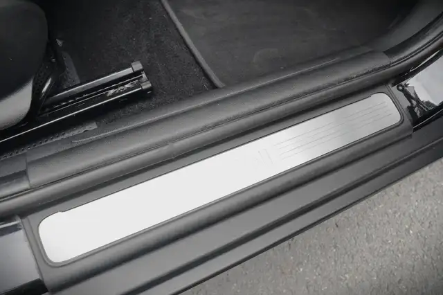 Mini Hatch view 15