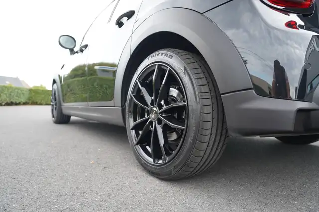 Mini Hatch view 8