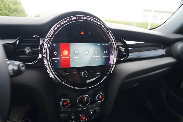 Mini Hatch view 22