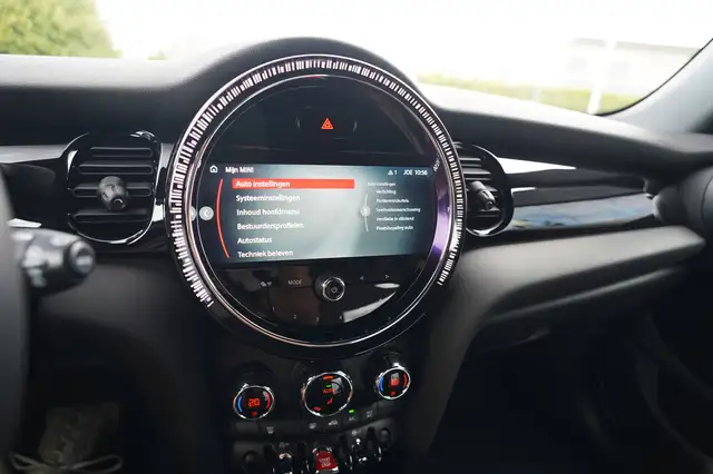 Mini Hatch view 23