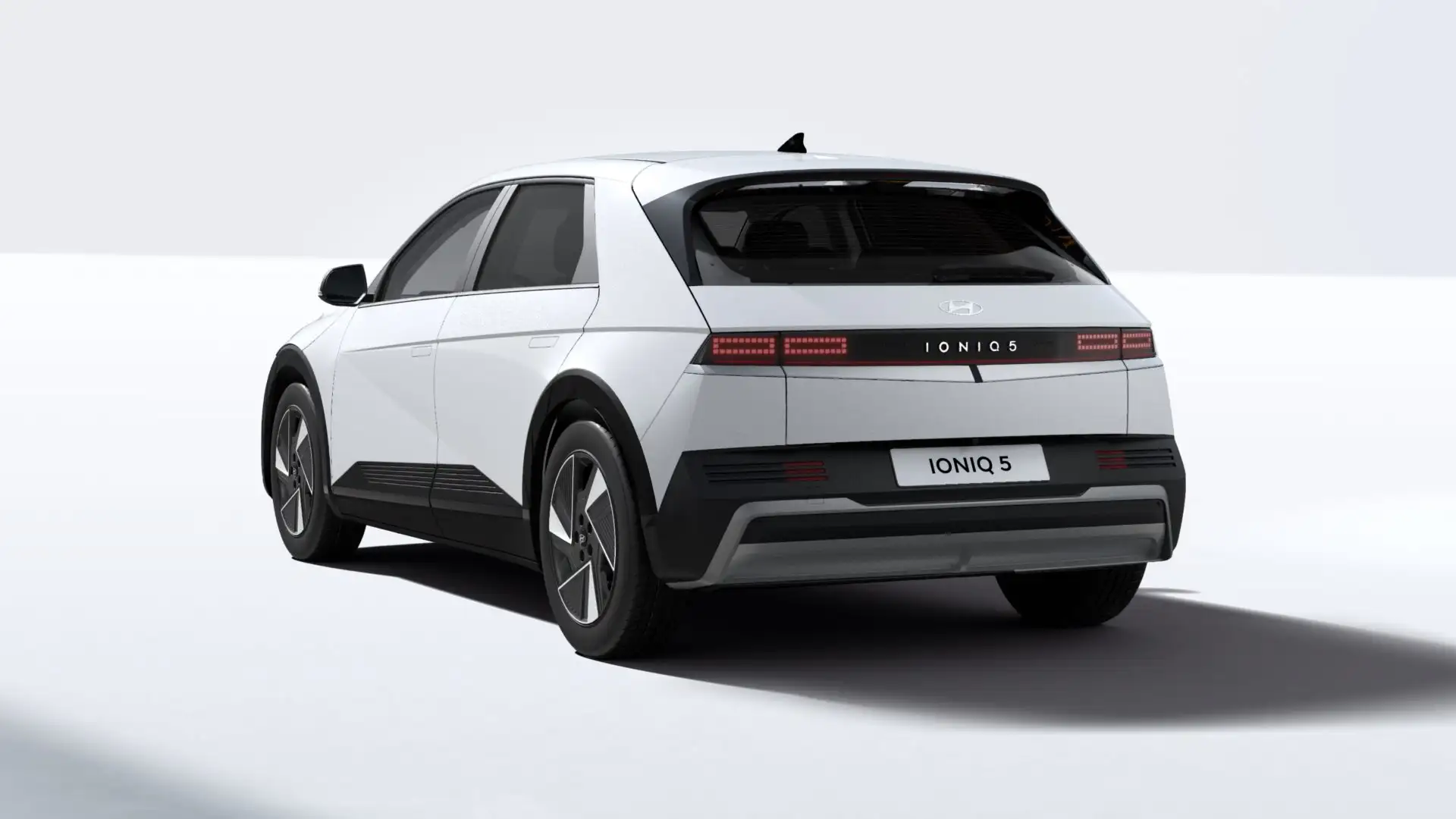 Hyundai IONIQ 5 Style 84 kWh Van €43.430 voor €39.430! Wit - 2