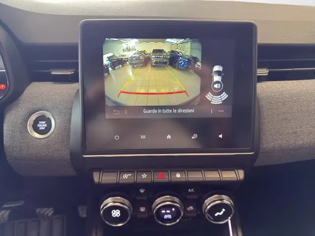 Renault Clio view 12