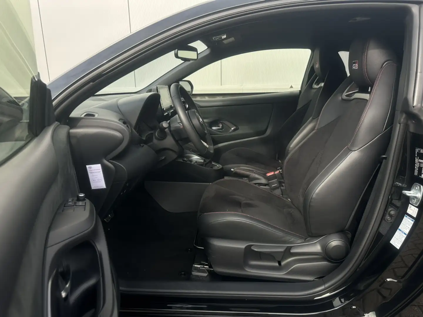 Toyota Yaris 1.6 GR Performance | EX BPM ( only for outside NL Schwarz - 2