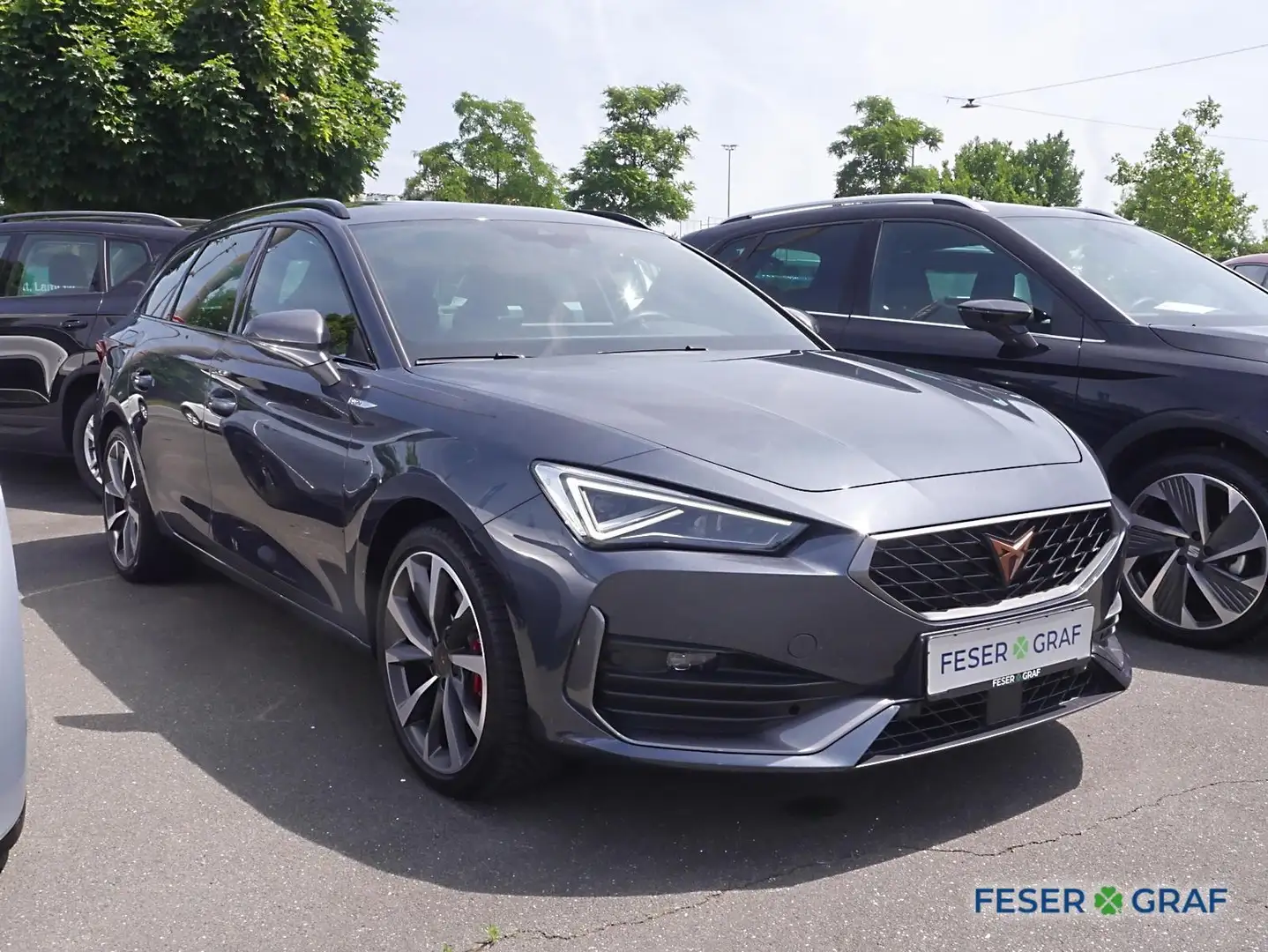 CUPRA Leon Sportstourer 1.5 eTSI DSG *NAVI*KAMERA*18"* Grau - 2