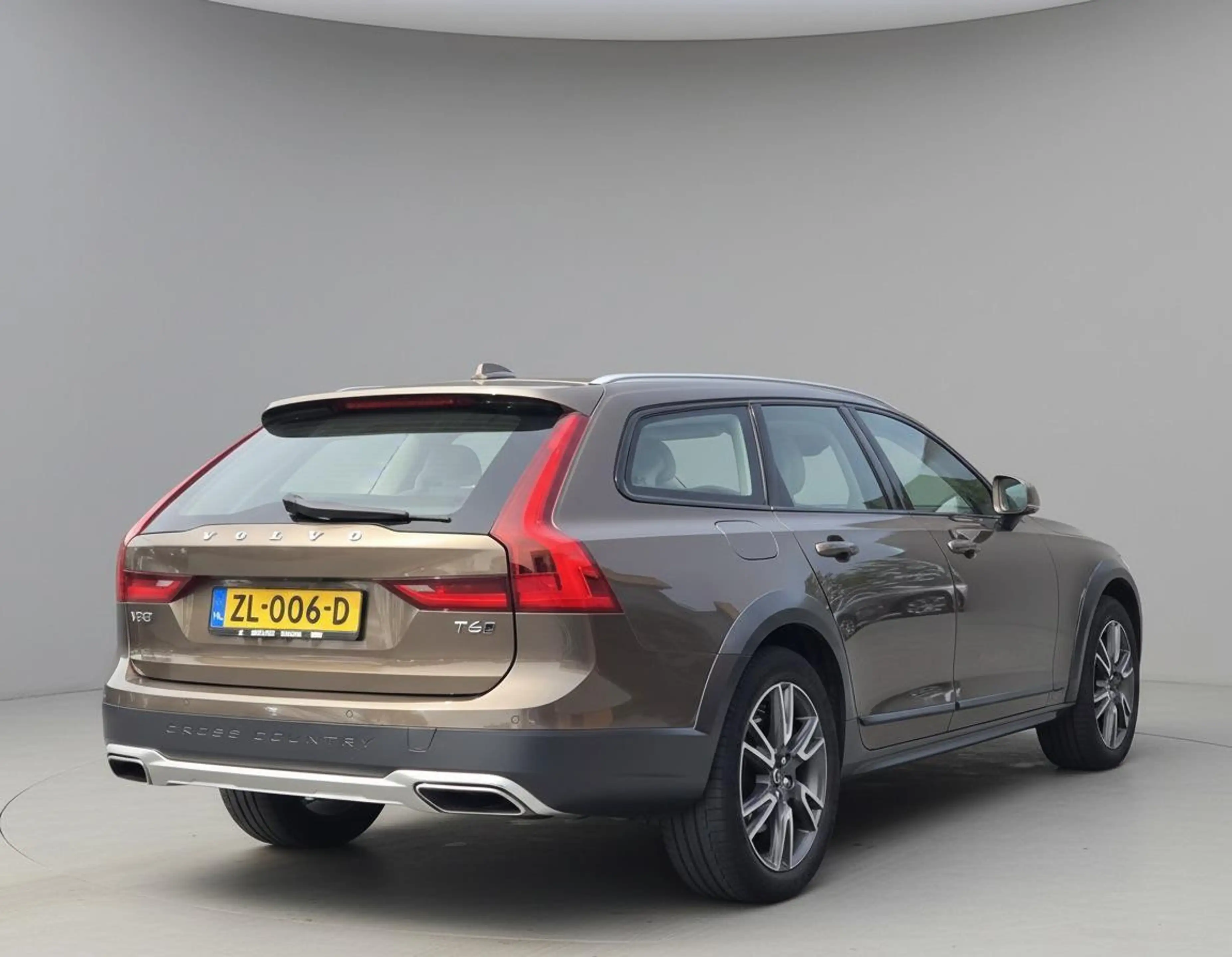 Volvo V90 Cross Country 2.0 T6 320PK Pro | Adaptive Cruise | LED | Rijklaa — photo 3