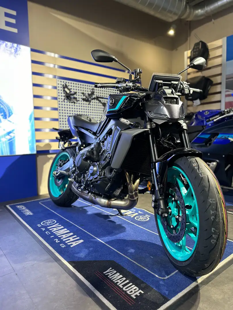 Yamaha MT-09 Y-AMT Šedá - 2