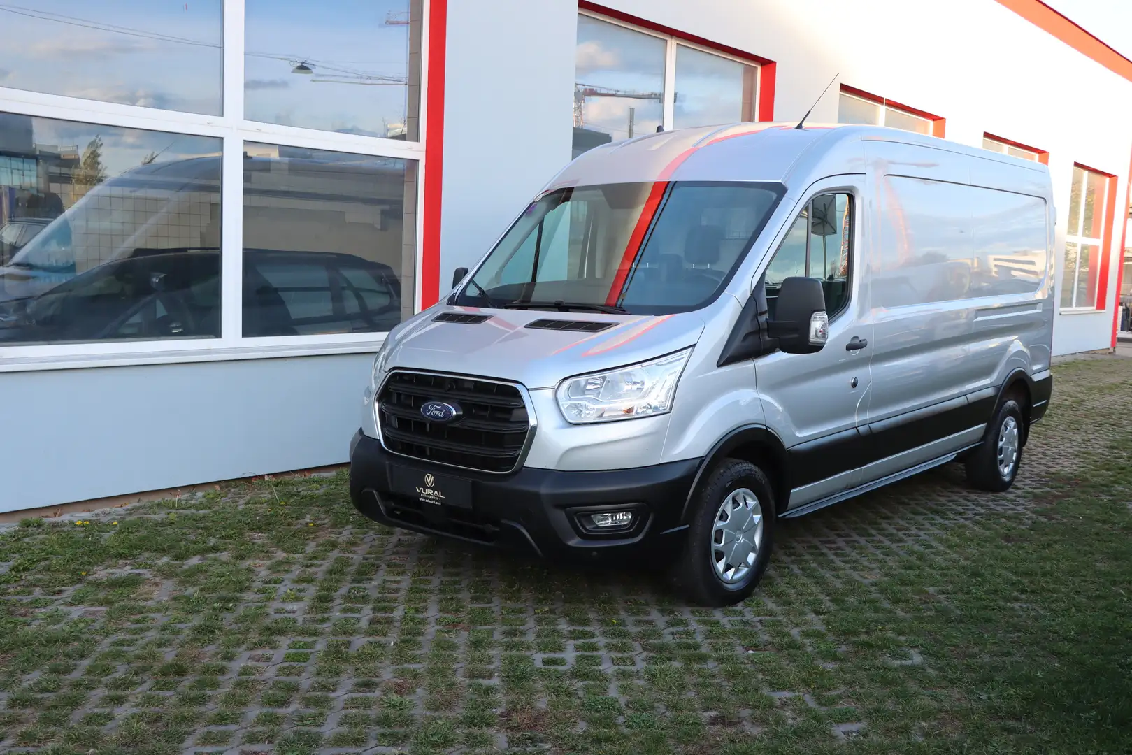 Ford Transit 350 L3 Trend|2.0 EB| 170PS| 4.43 350 LWB TR Silber - 2