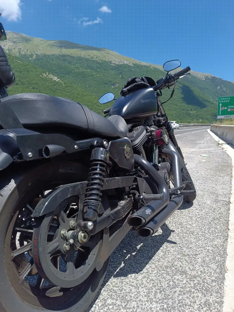 Harley-Davidson Iron 883 Fekete - 1