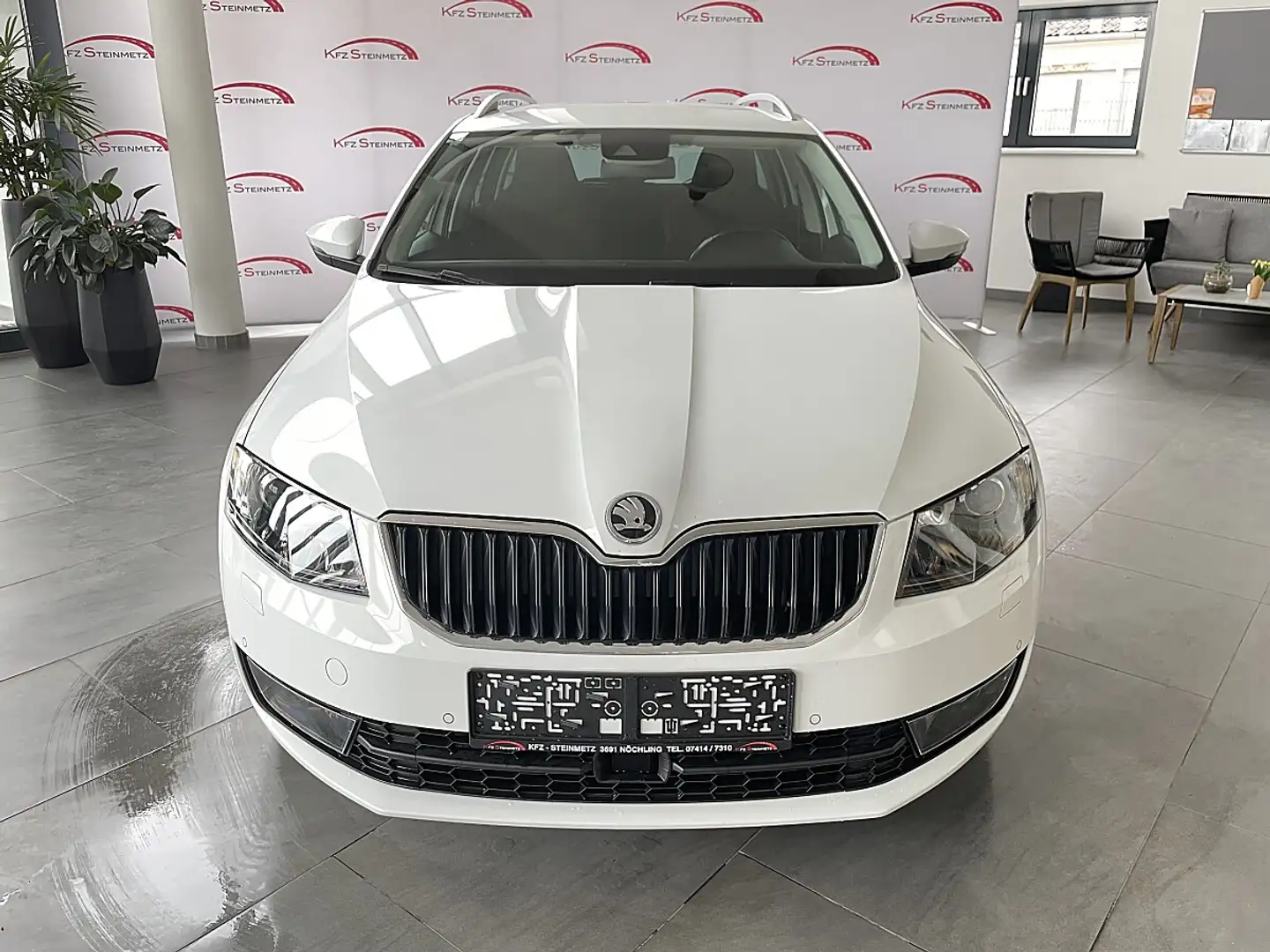 Skoda Octavia Combi 2,0 TDI Style Weiß - 2