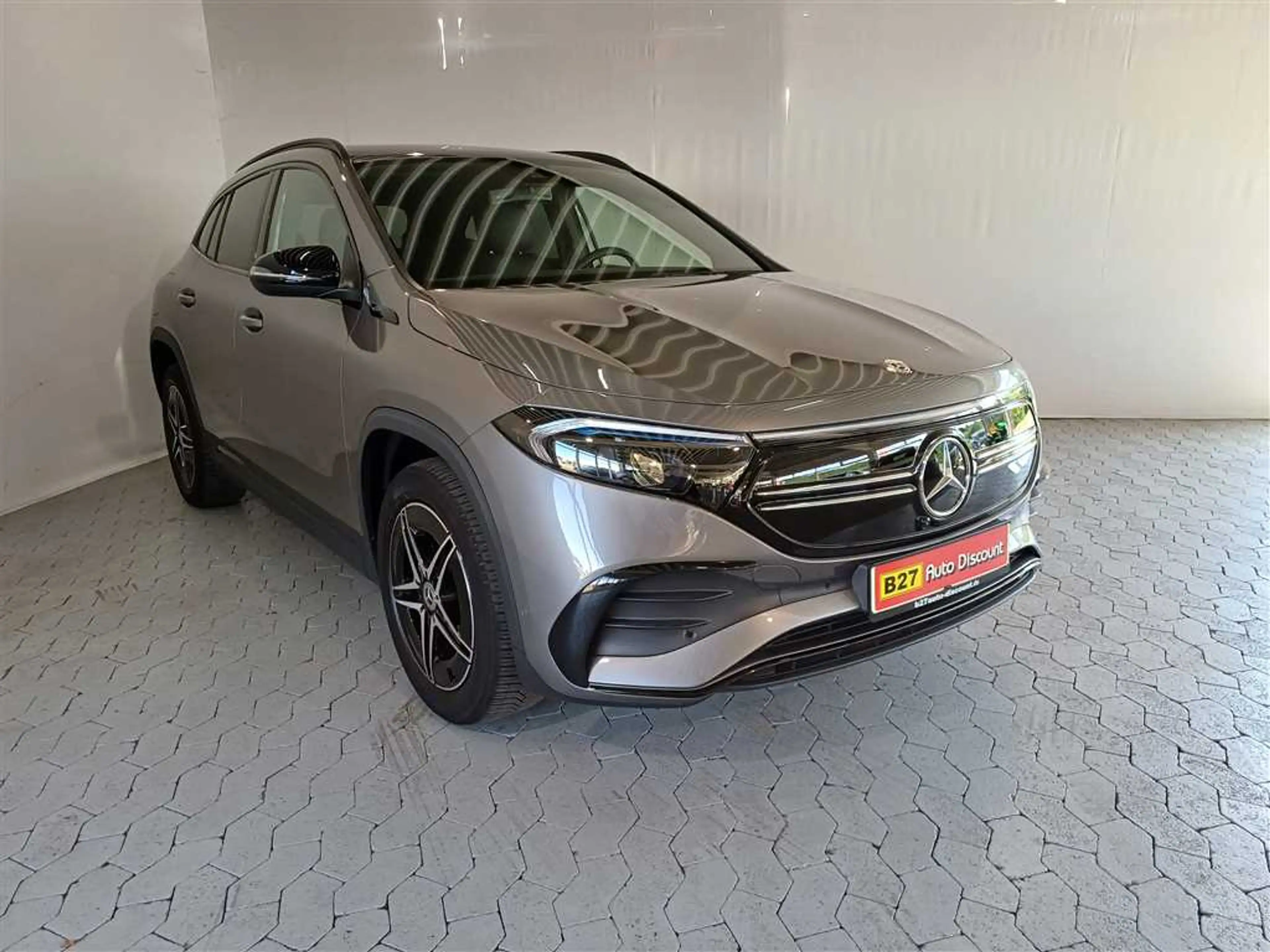 Mercedes-Benz EQA 250 AMG Line LED+NAVI+PDC — photo 9