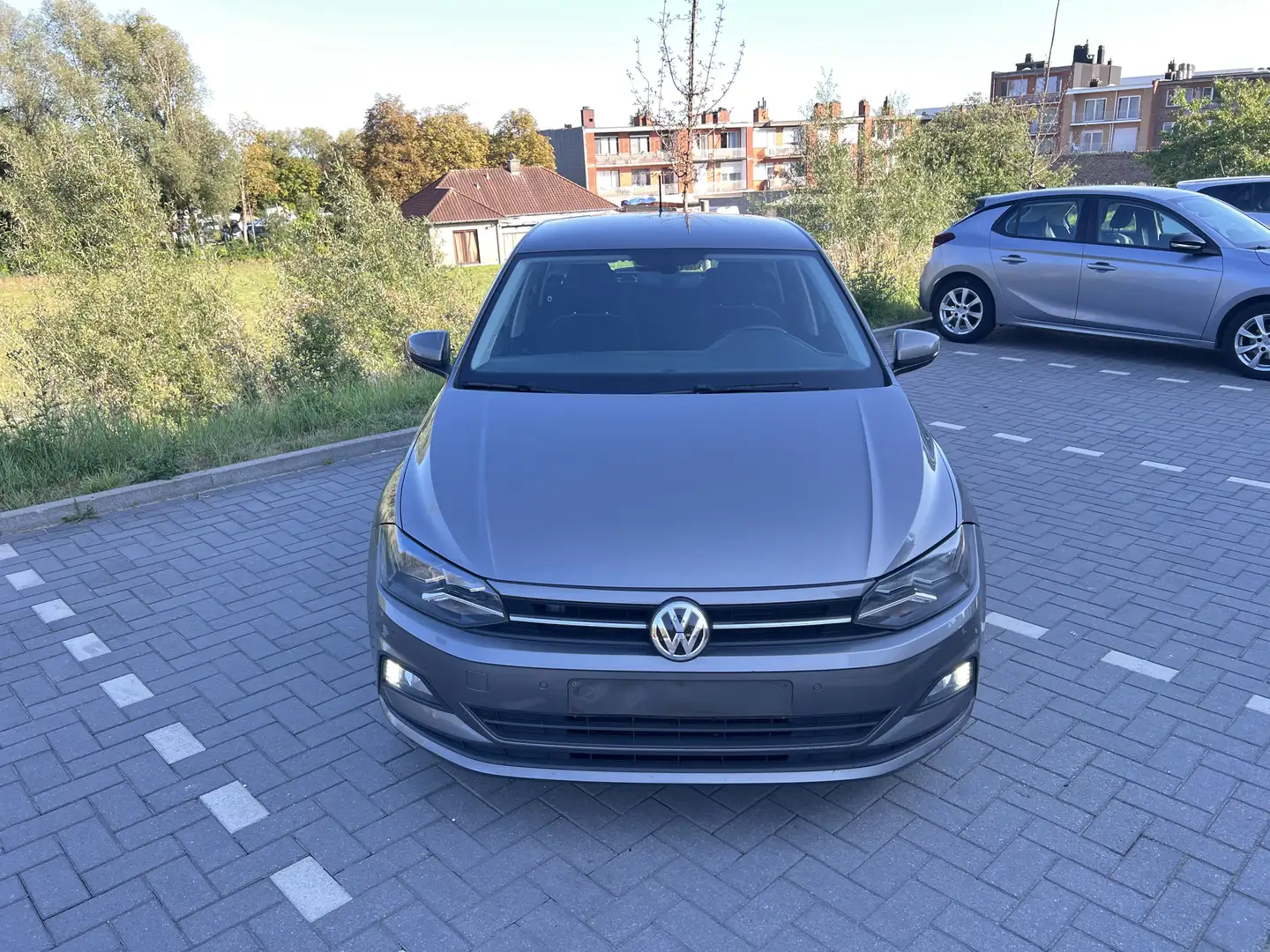 Volkswagen Polo Polo 1.0 TSi DSG-GPS-AIRCO *1ER PROPRIETAIRE* Gris - 2