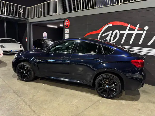 BMW X6 view 3