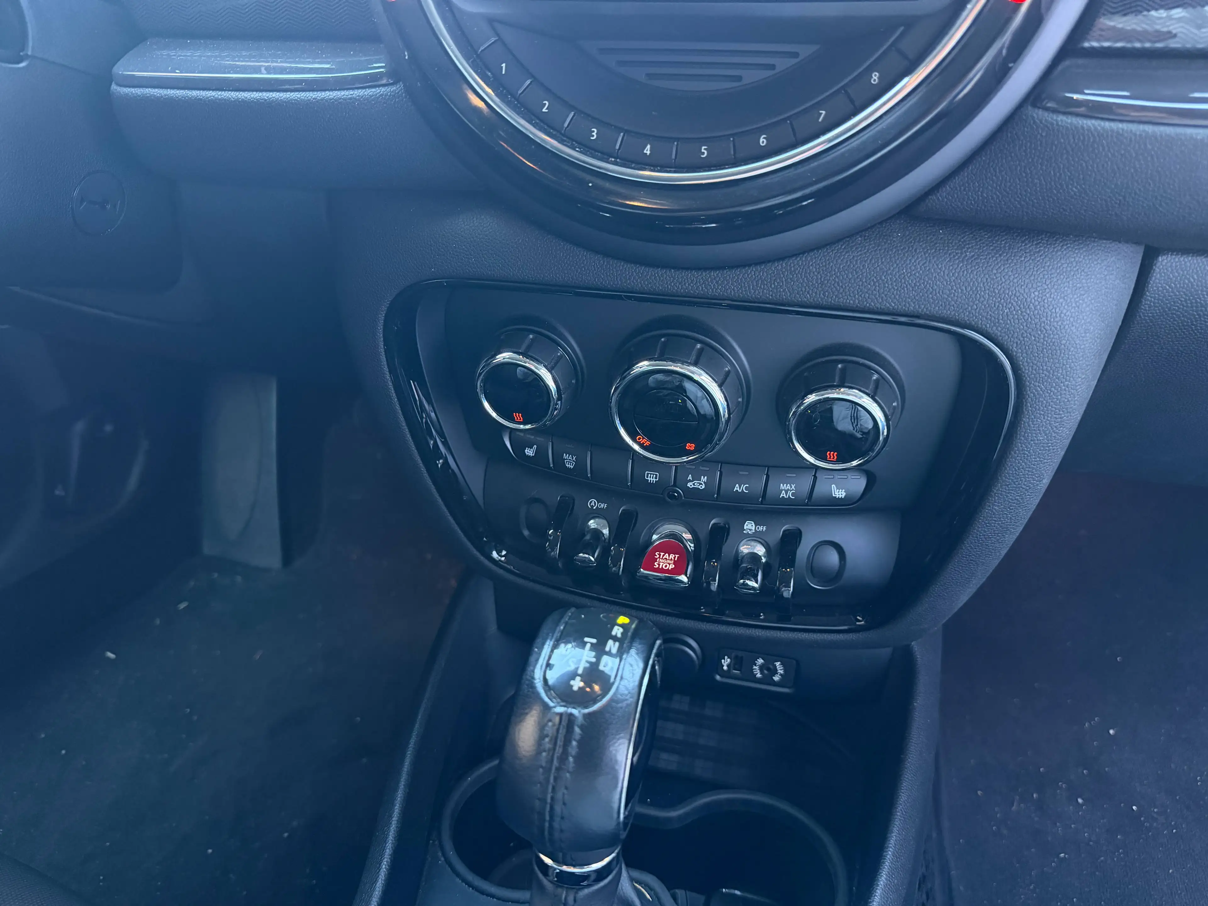 MINI Cooper Clubman 1.5 BOITE AUTO-AIRCO-JANTES-SIEGES CHAUFF — photo 10