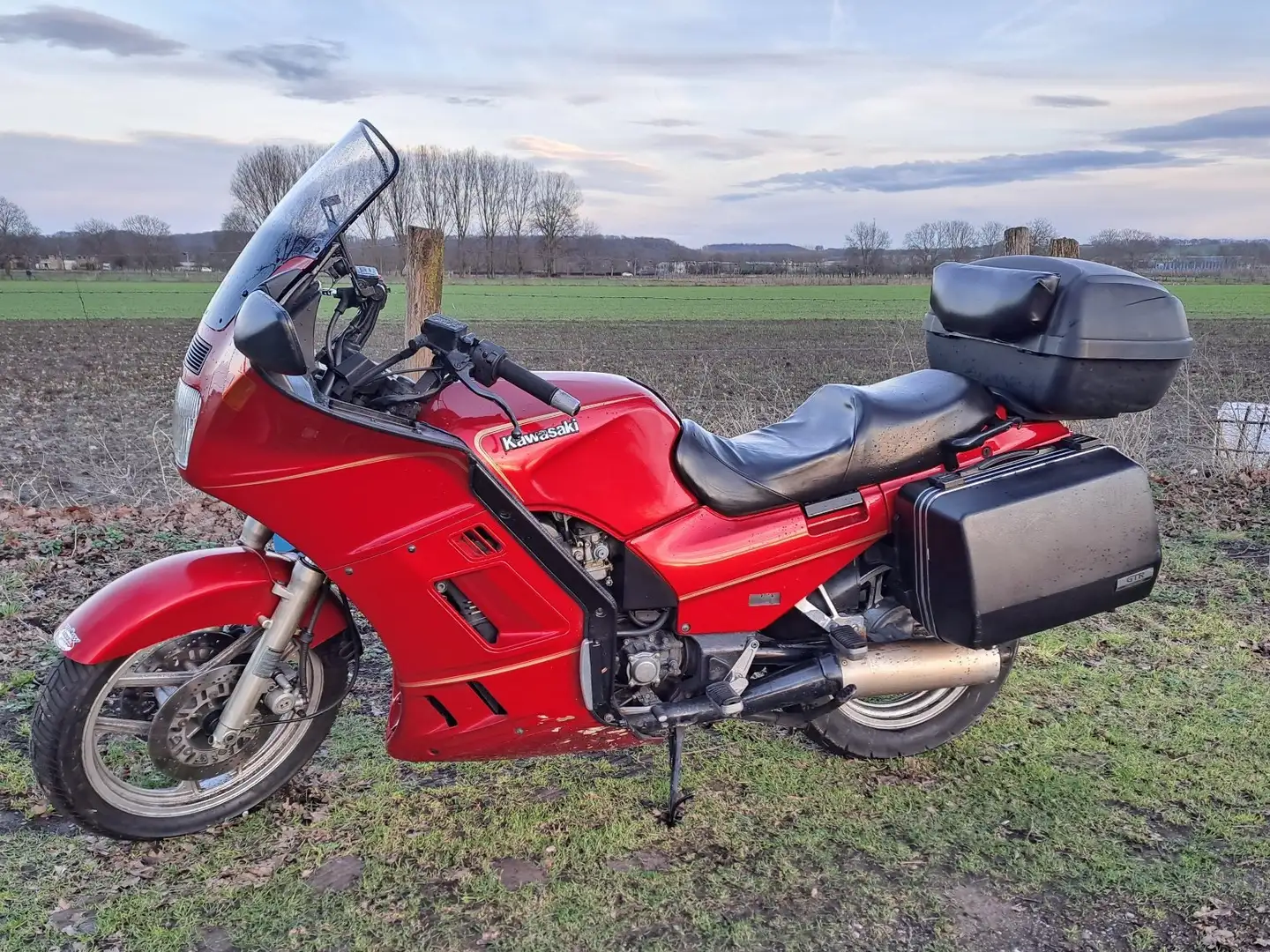 Kawasaki GTR 1000 Roşu - 1