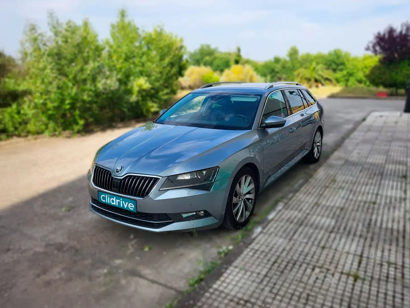 Skoda Superb Combi 2.0TDI AdBlue L&K DSG6 140kW Gris - 2