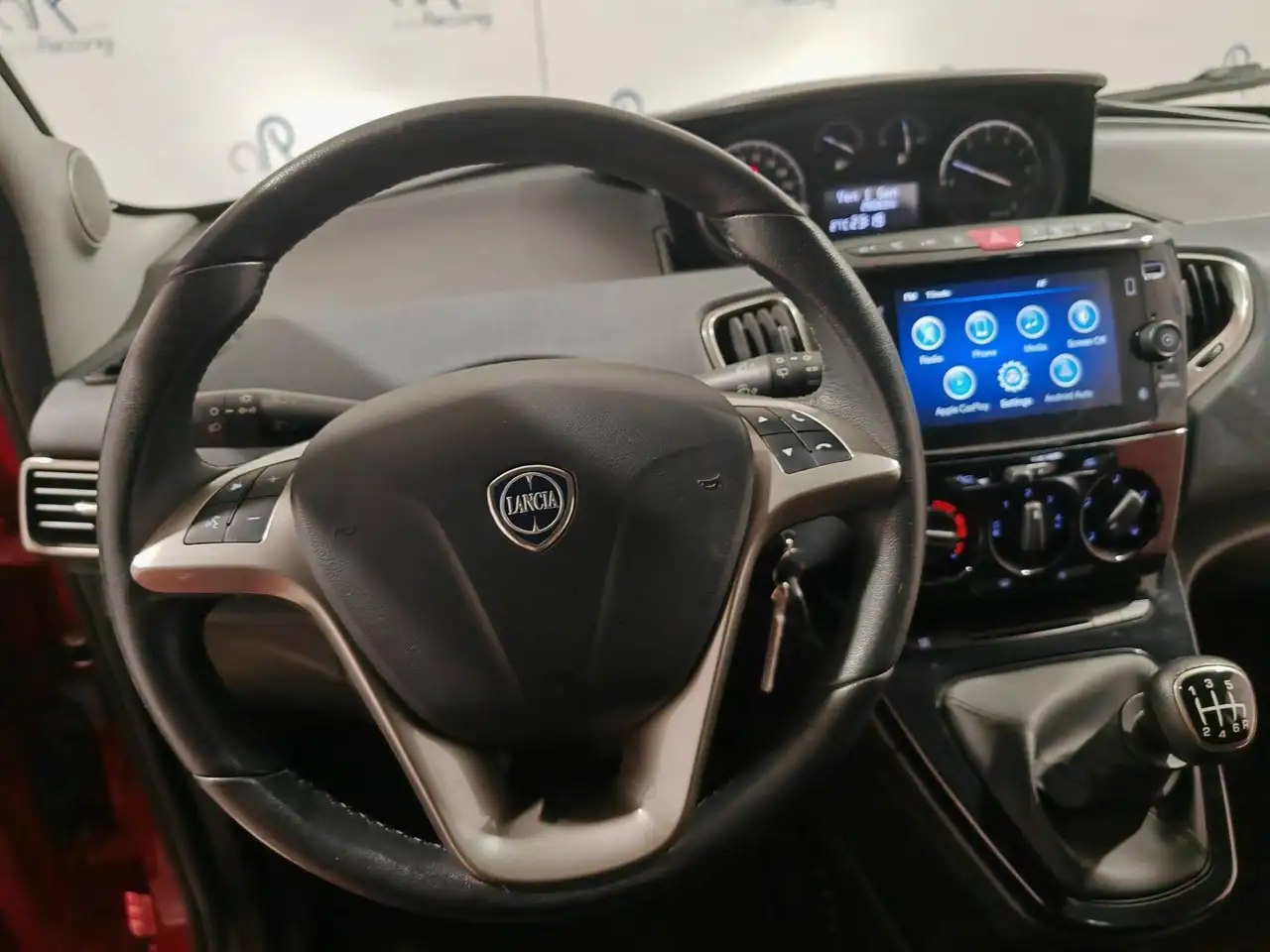 Lancia Ypsilon 2023 — фото 13