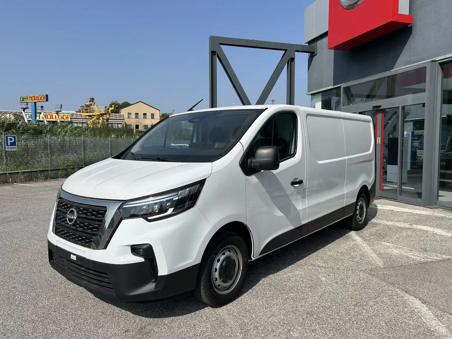 Nissan Primastar 2.0 dCi 130CV L2H1 VAN 30qt N-Connecta Weiß - 1
