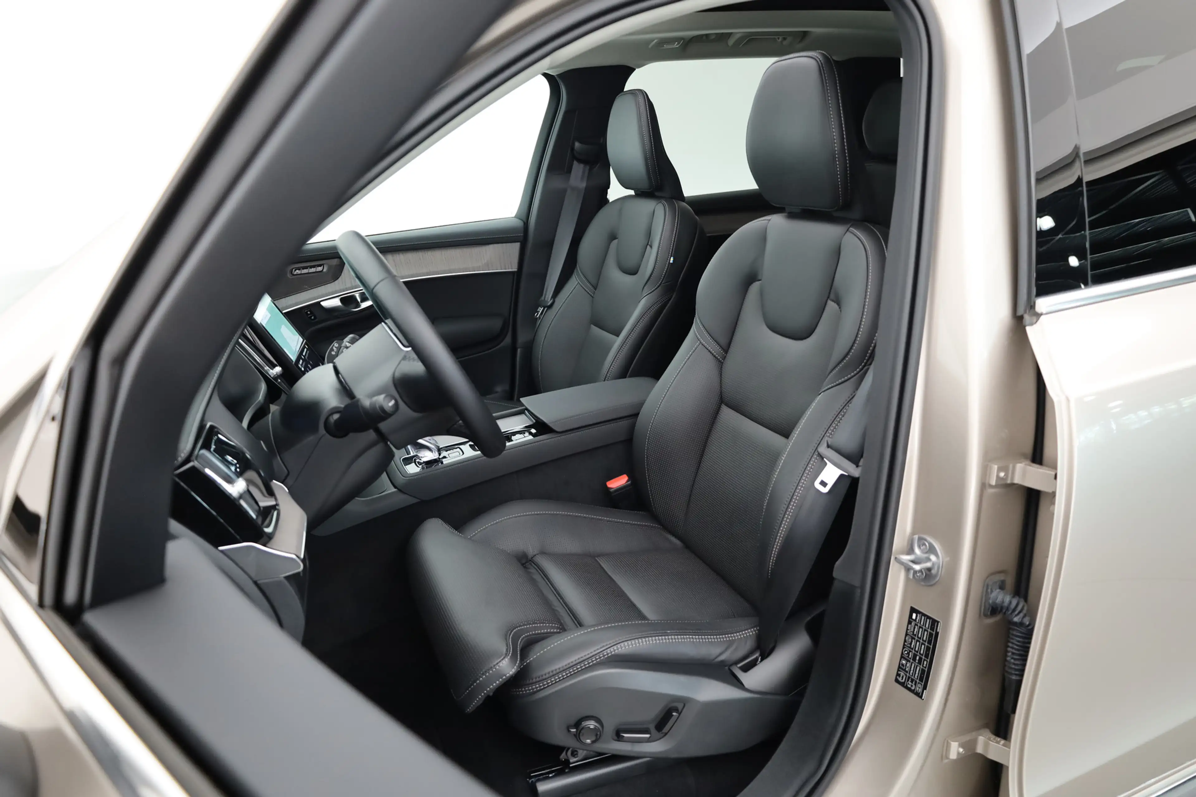 Volvo XC90 2.0 T8 Plug-in hybrid AWD Ultra Bright | Pano | MY — photo 3