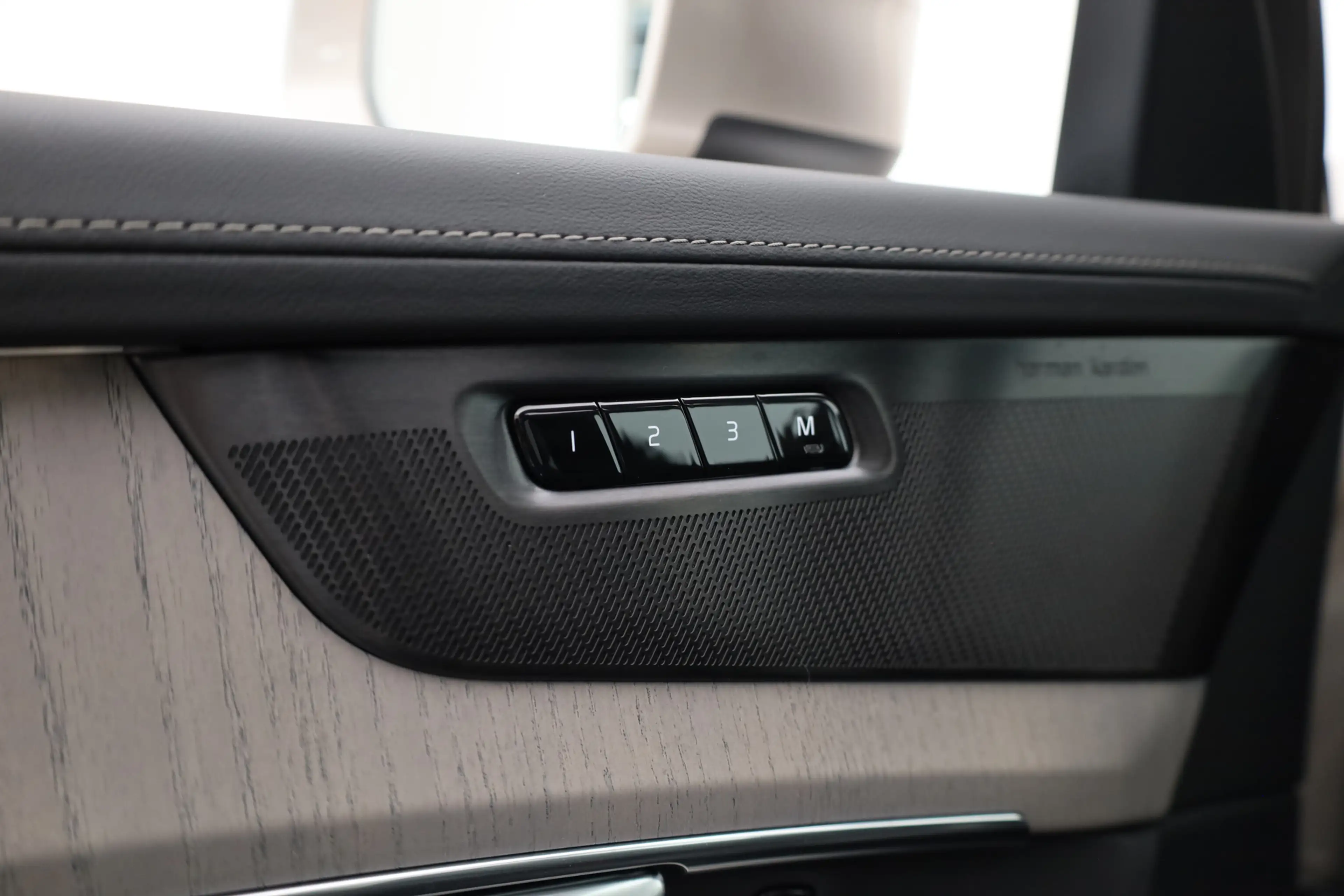 Volvo XC90 2.0 T8 Plug-in hybrid AWD Ultra Bright | Pano | MY — photo 9