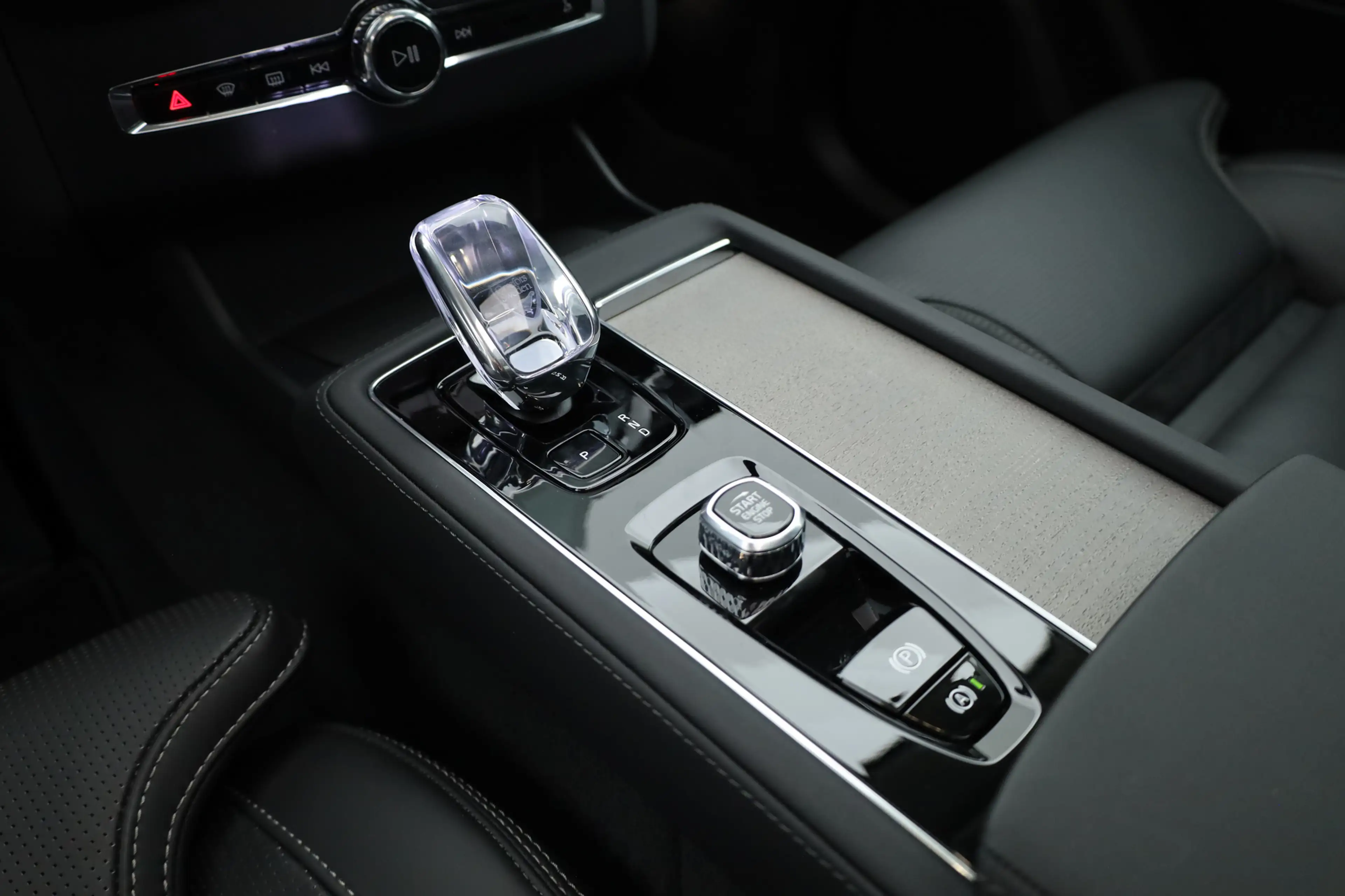 Volvo XC90 2.0 T8 Plug-in hybrid AWD Ultra Bright | Pano | MY — photo 7