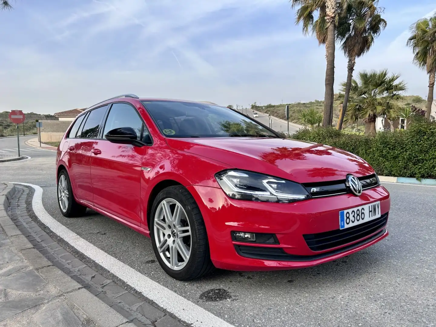 Volkswagen Golf Variant 1.6TDI CR BMT Bluemotion 110 Rojo - 1