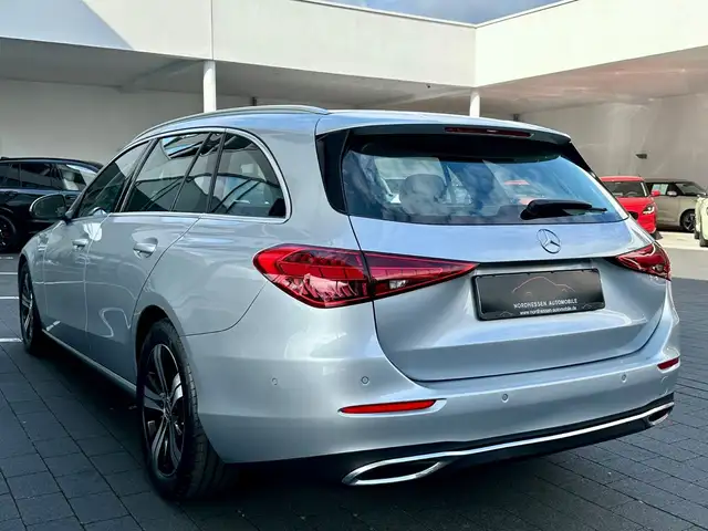 Mercedes-Benz C-Class view 8