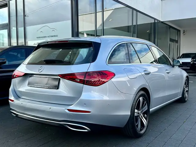 Mercedes-Benz C-Class view 7