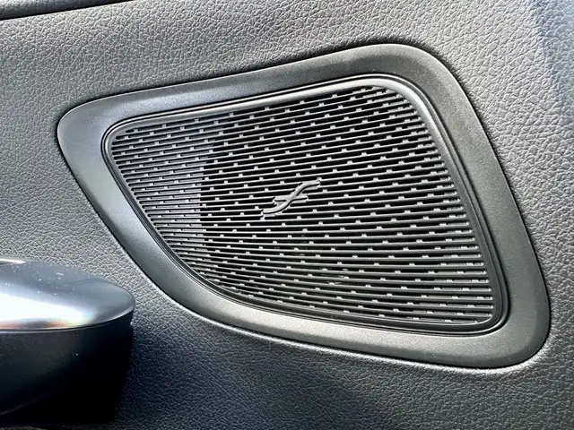 Mercedes-Benz C-Class view 11