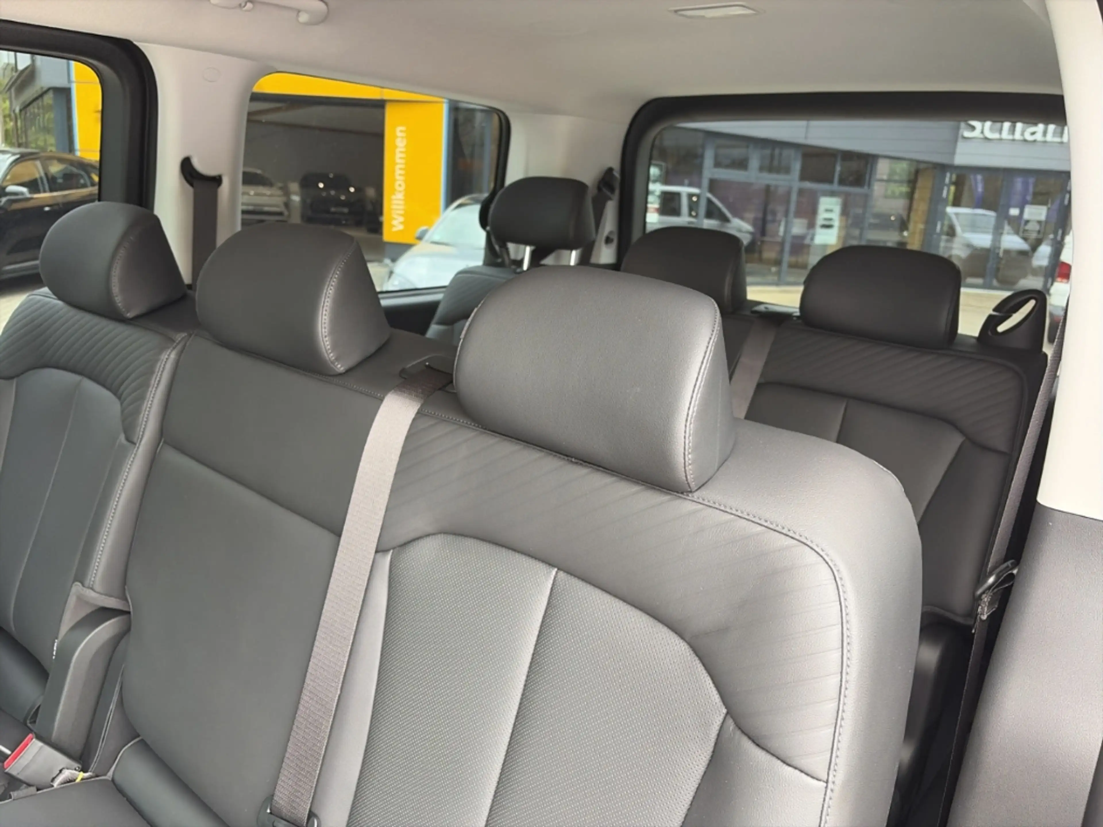Hyundai STARIA Prime HEV Navi Digitales Cockpit 360 Kamera — photo 10