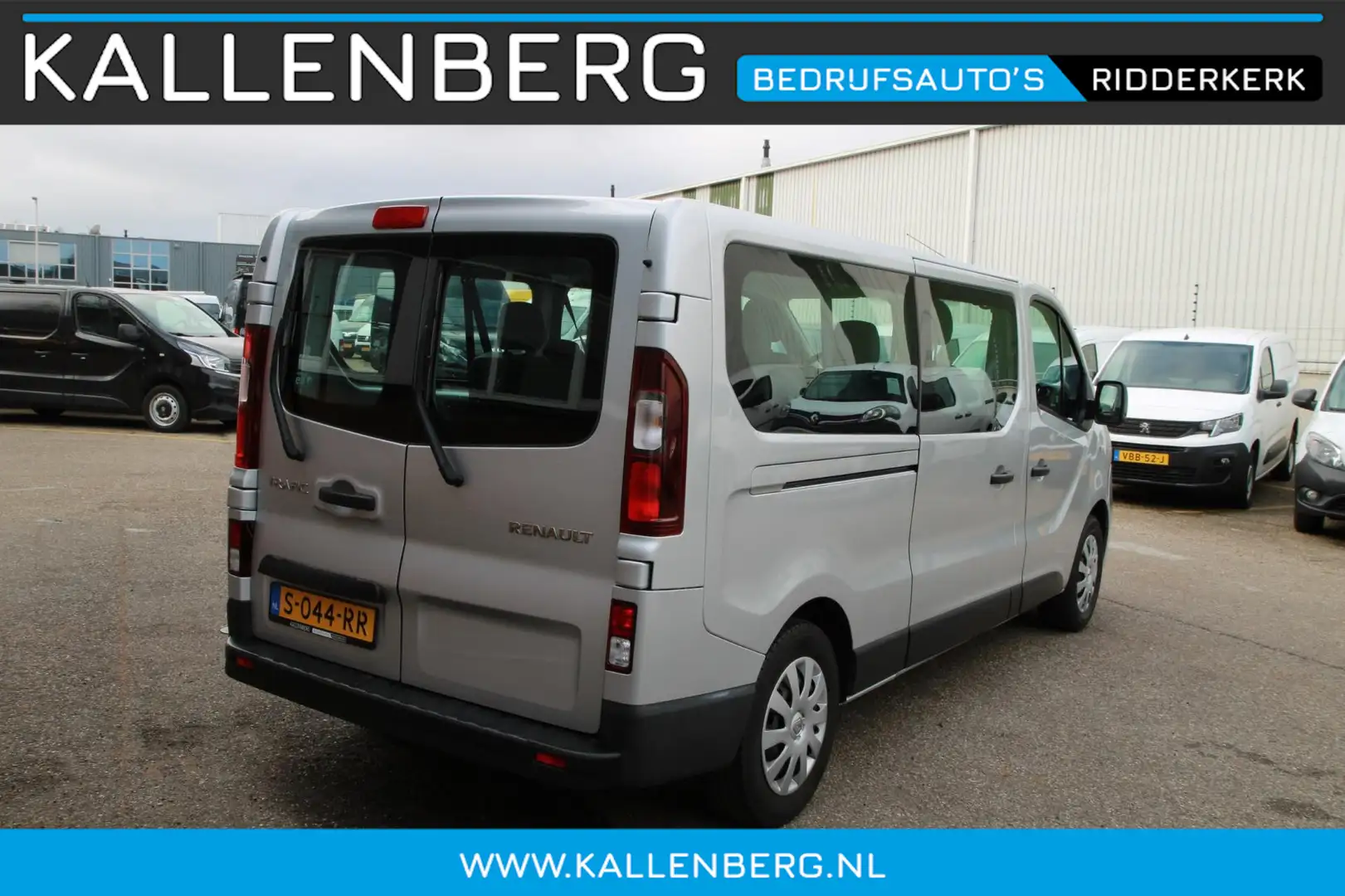 Renault Trafic Passenger 1.6 dCi Grand Expression Energy / 8 Pers Grijs - 2