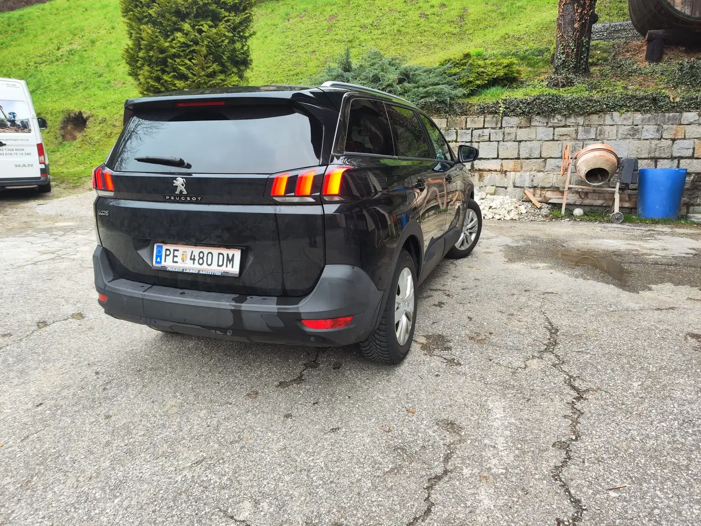Peugeot 5008 5008 1,5 BlueHDI 130 S Schwarz - 1