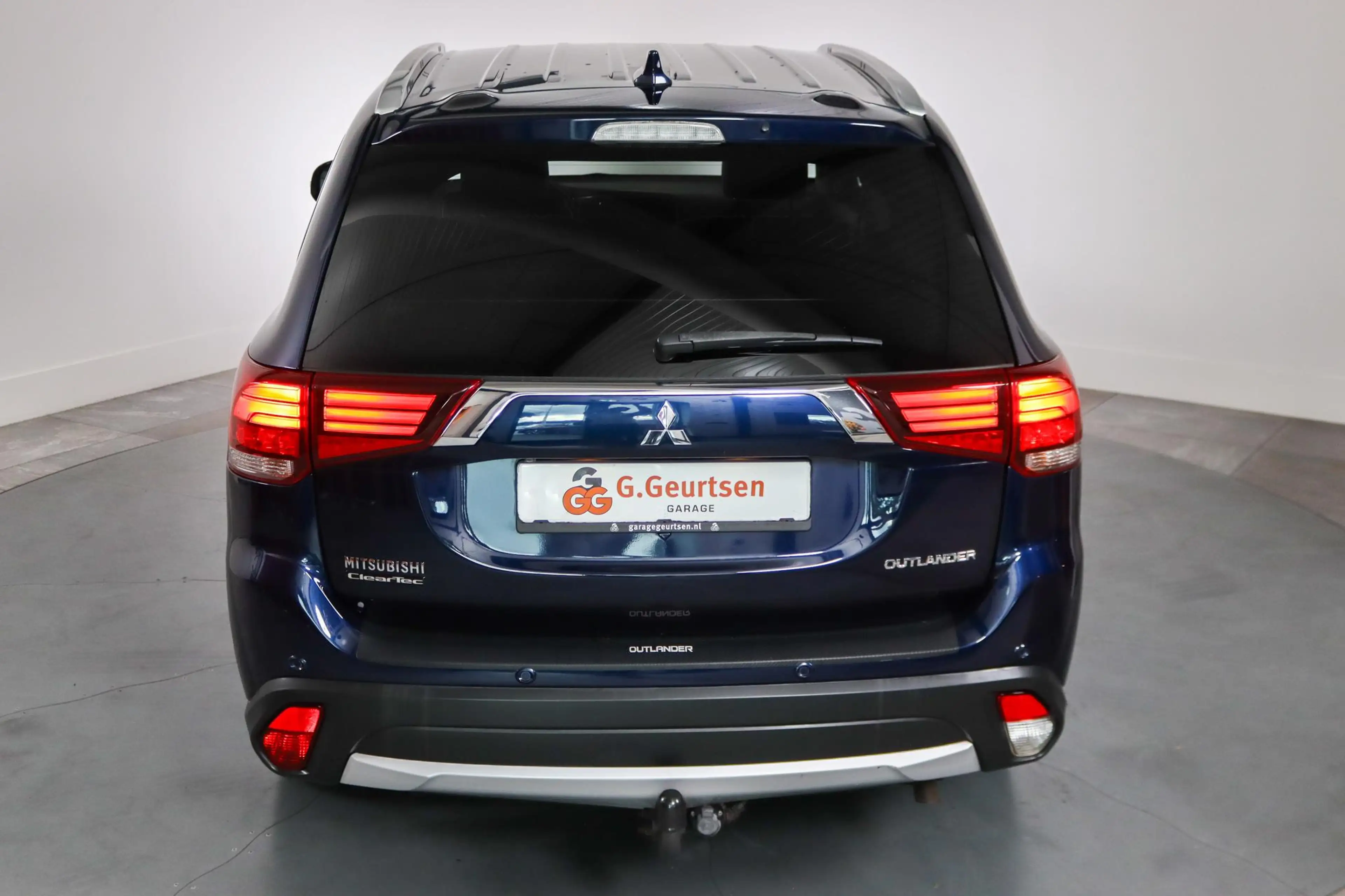 Mitsubishi Outlander 2.0 Executive Edition 7-Persoons Trekhaak, Alcanta — photo 14