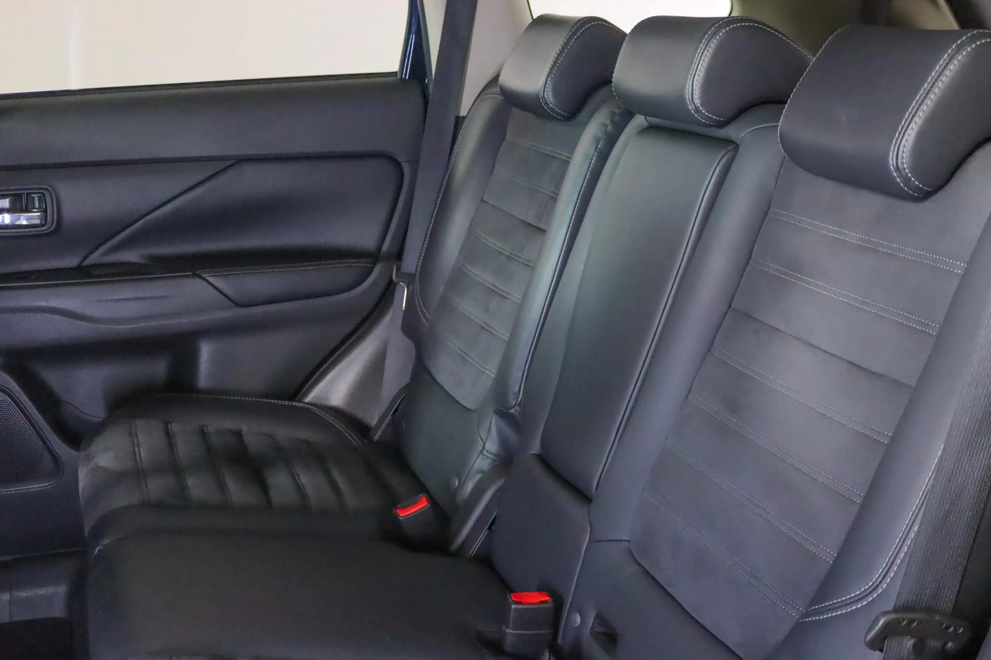 Mitsubishi Outlander 2.0 Executive Edition 7-Persoons Trekhaak, Alcanta — photo 5