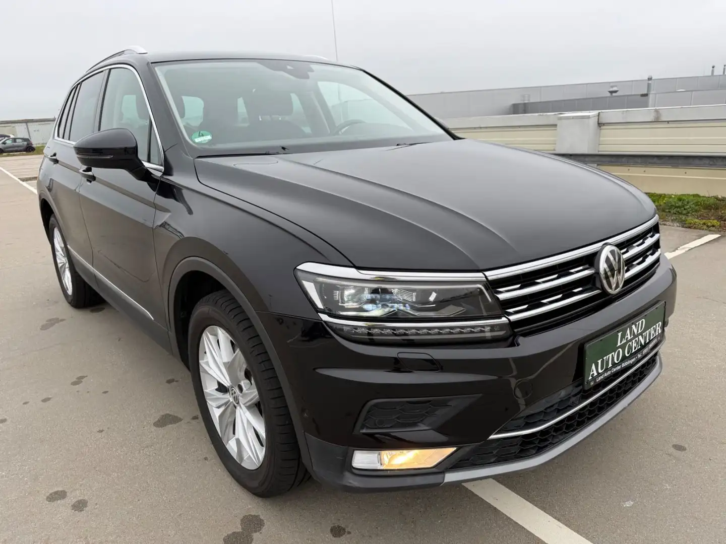 Volkswagen Tiguan 2.0 TDI DSG HL*4-MOTION*ACC*AHK*LED*NAVI* Gris - 2