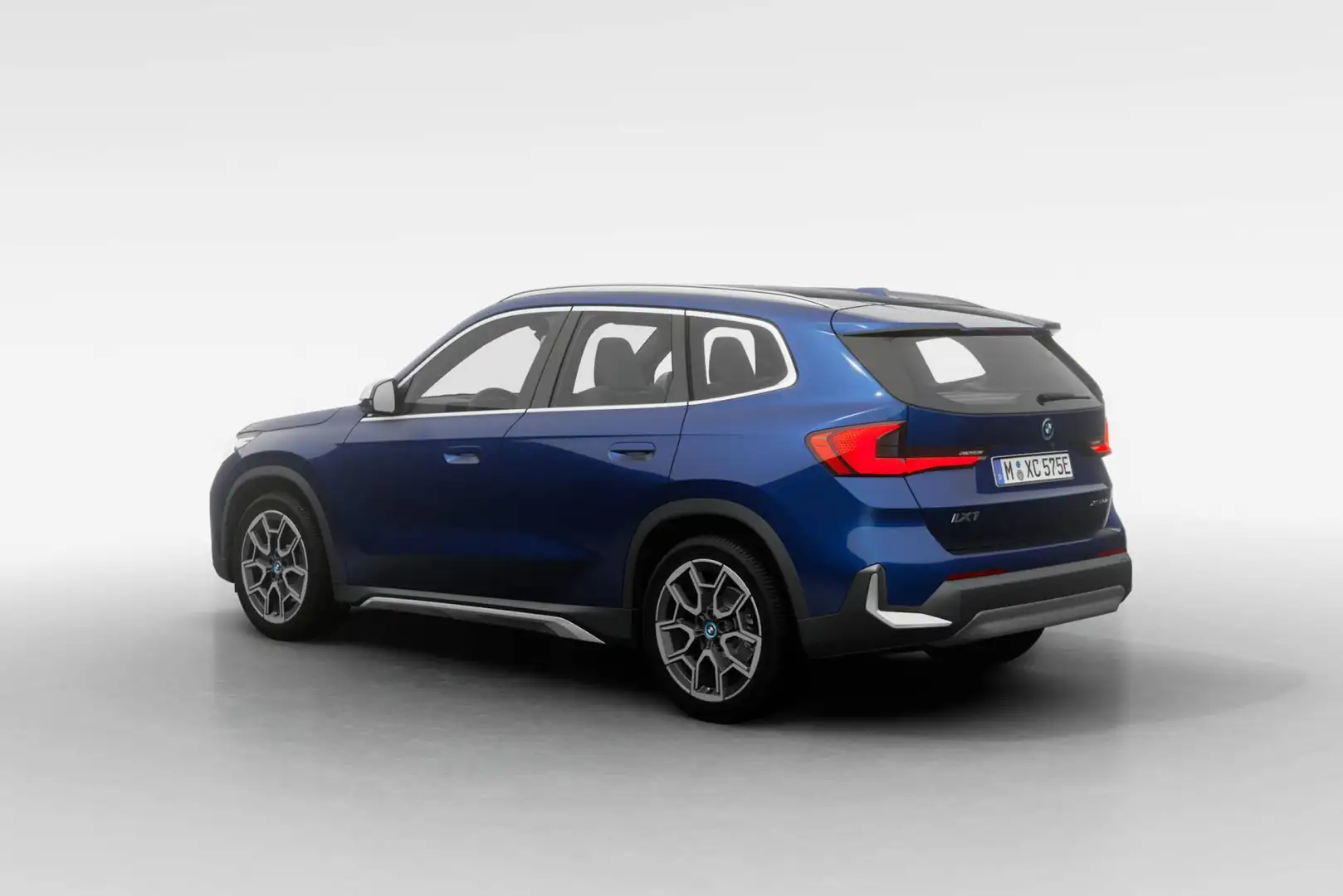 BMW iX1 xDrive30 Launch Edition 67 kWh |  xLine | Elektris Blauw - 2
